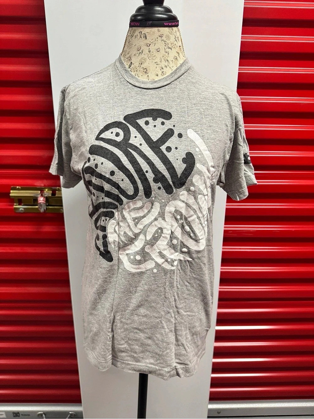 Capture the crown graphic band tee tshirt